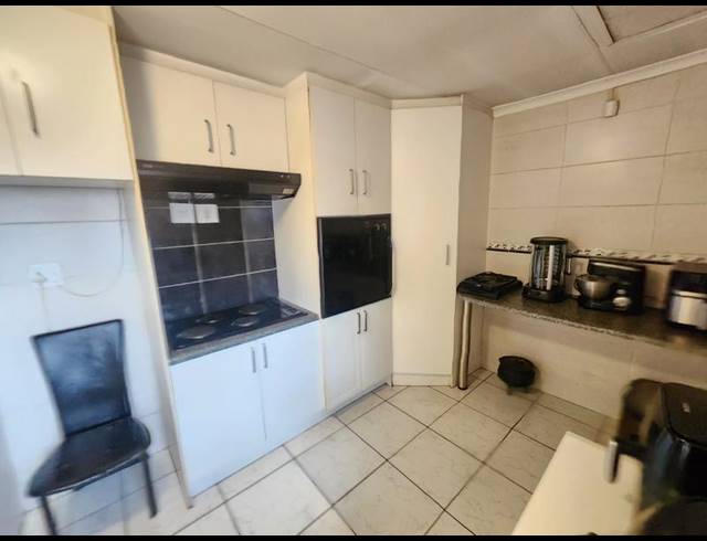 4 BEDROOM HOUSE FOR SALE IN GENL ALBERTS PARK